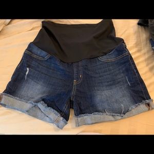 Just Black Size 33 Maternity Short